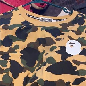 Used Bathing Ape shirt very real can be verified